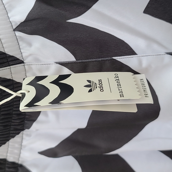 adidas originals X Marimekko Primegreen Sustainable Athletic Shorts Plus Size 2X - Picture 13 of 16